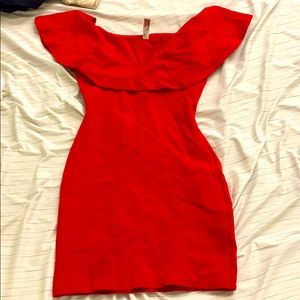 Mini red dress perfect to go to the club